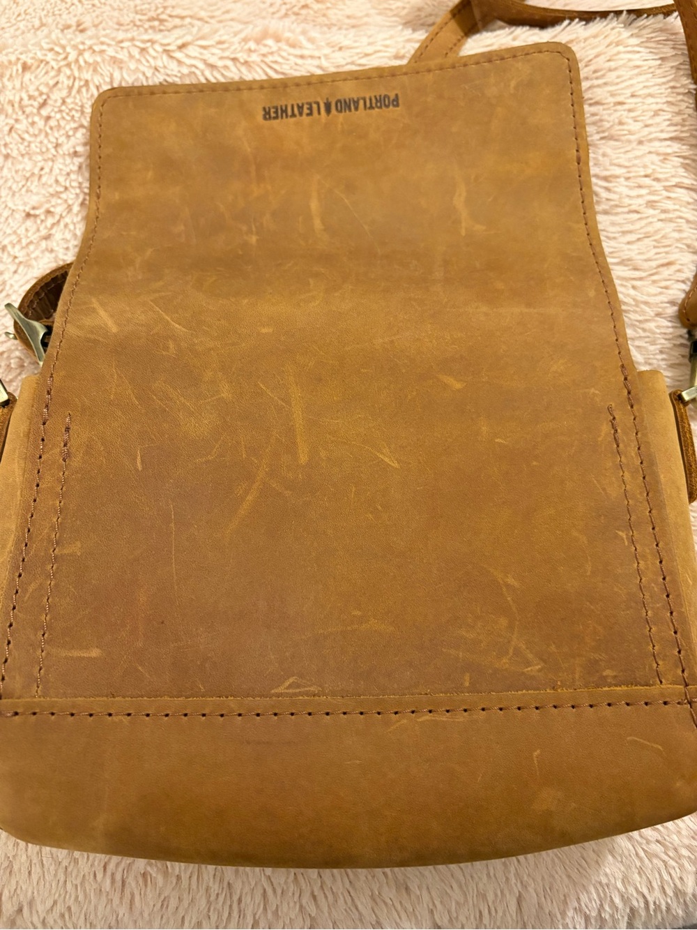 Portland Leather Almost Perfect Metro Mini Crossbody Bag - Picture 5 of 7